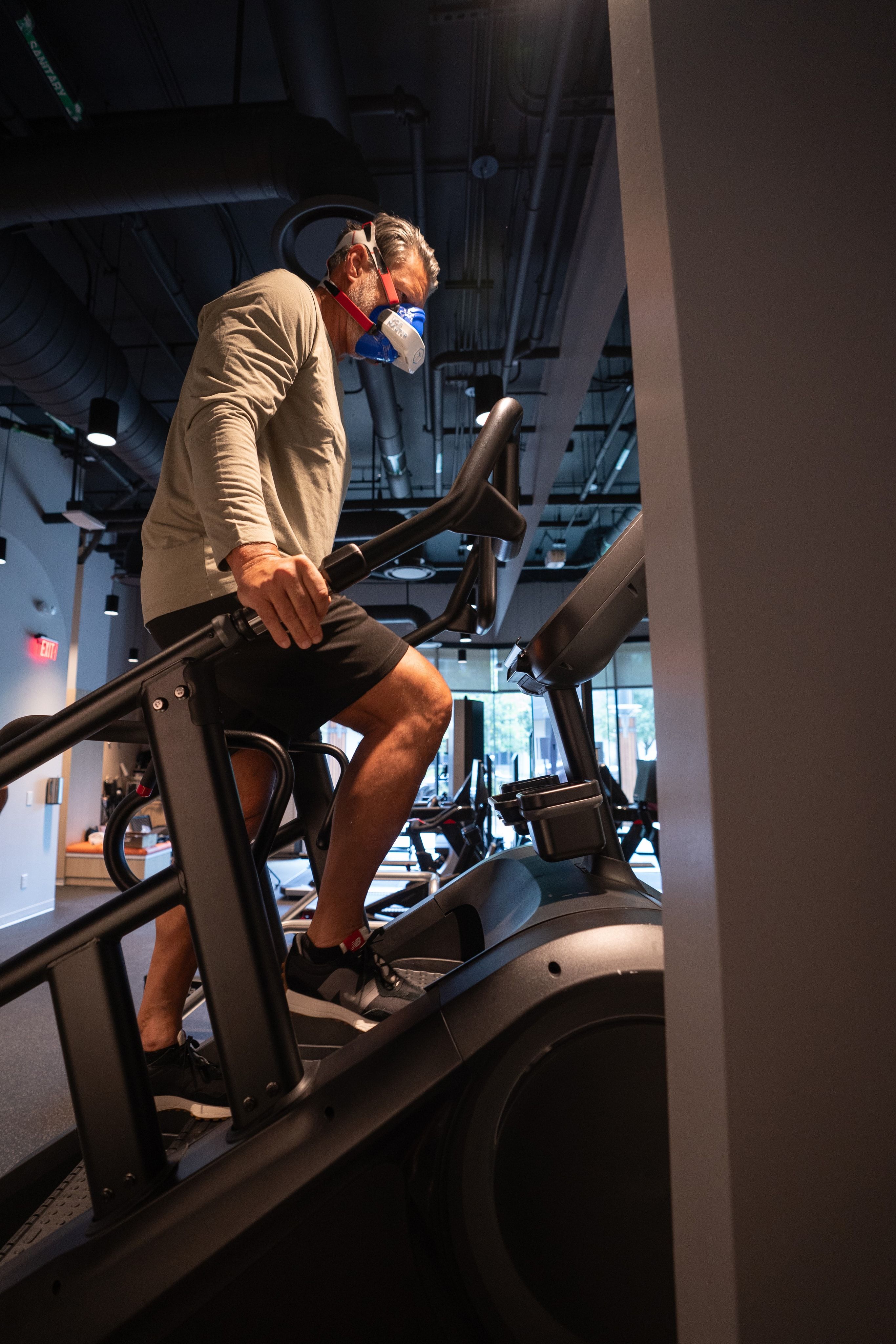 VO2 Max assessment session — clinic photography